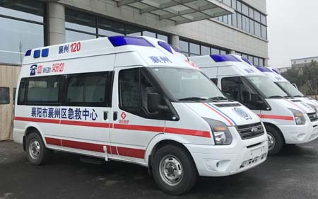 新時(shí)代救護(hù)車圖片